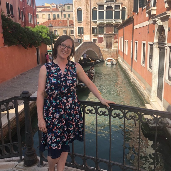 Meet your Posher, Sarah - Picture 2 of 7